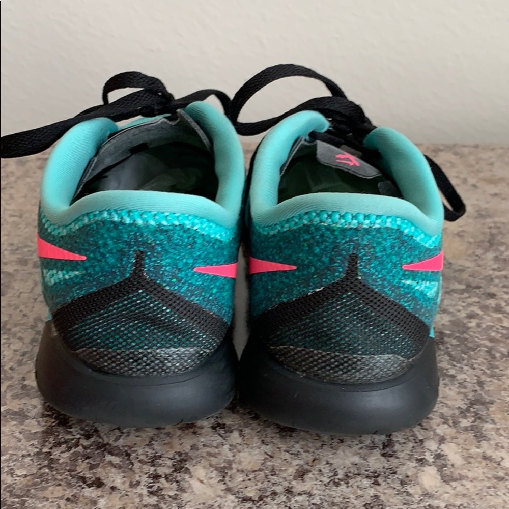 Nike Shoes - Picture 5 of 7